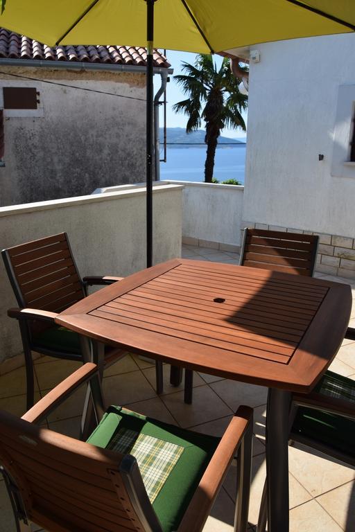 Apartment Marija With Terrace Brseč Zimmer foto